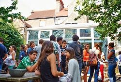 CARACTERÍSTICAS en CAMBRIDGE