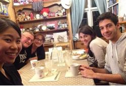 FAMILIA en MANCHESTER-ECONÓMICO