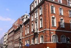 La Escuela en LONDRES EN EL PUENTE DICIEMBRE