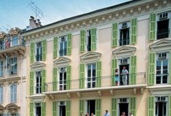 La Escuela en Jóvenes francés en Niza (Francia) sin monitor