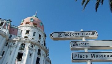 Jóvenes francés en Niza (Francia) sin monitor