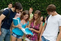 Actividades en Jóvenes francés en Niza (Francia) sin monitor