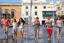 Actividades en Jóvenes en St.Julians Malta sin monitor