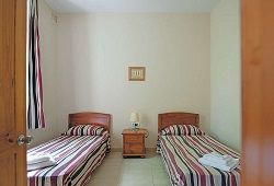 Alojamiento en Jóvenes en St.Julians Malta sin monitor